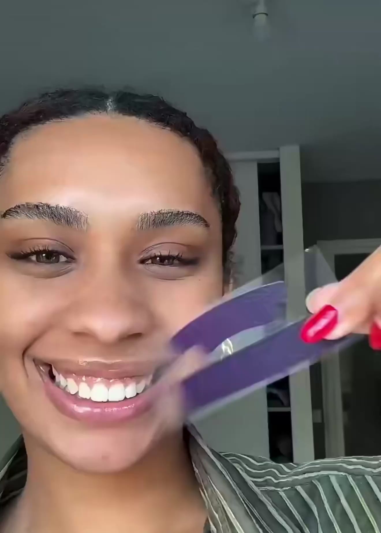 Bandes blanchissantes violettes